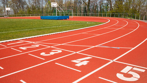 Startlinie auf Sportplatz
