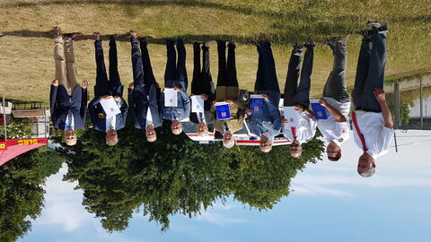 Peter Beuth dankt der AG Katastrophenschutz zum 20-jährigen Jubiläum Gruppenfoto zum 20-jährigen Jubiläum der AG Katastrophenschutz