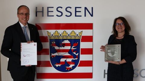 Verleihung an die Stadtverwaltung Marburg durch Herrn Minister Peter Beuth.