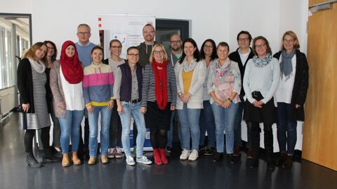 Zu sehen sind Beschäftigte des Arbeitsgericht Frankfurt bei einem Workshop Zu sehen sind Beschäftigte des Arbeitsgericht Frankfurt bei einem Workshop