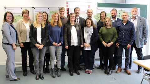 Zu sehen sind Beschäftigte des Finanzamt Darmstadt bei einem Workshop Zu sehen sind Beschäftigte des Finanzamt Darmstadt bei einem Workshop