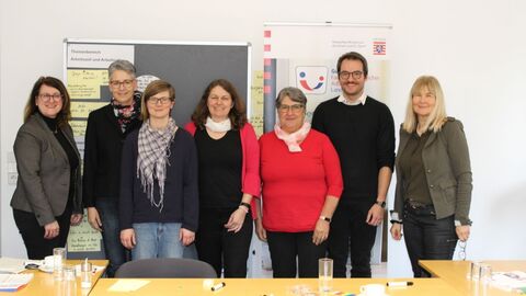 Zu sehen sind Beschäftige des Landesbetrieb Bau und Immobilien Hessen Regionalniederlassung Süd bei einem Workshop Zu sehen sind Beschäftige des Landesbetrieb Bau und Immobilien Hessen Regionalniederlassung Süd bei einem Workshop