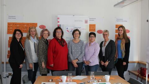 Zu sehen sind Beschäftigte der Staatsanwaltschaft Darmstadt bei einem Workshop Zu sehen sind Beschäftigte der Staatsanwaltschaft Darmstadt bei einem Workshop