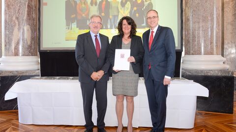 Staatsanwaltschaft Limburg Innenminister Beuth verleiht das Gütesiegel „Familienfreundlicher Arbeitgeber Land Hessen“ an die Staatsanwaltschaft Limburg