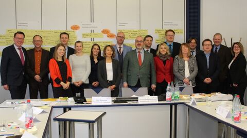 Verleihung Familienfreundlicher Arbeitgeber Land Hessen Teilnehmer Dienststellen 2019