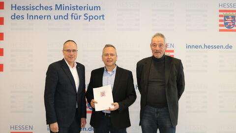 Neuer AdP Frank Schuckmann zusammen mit Herrn Minister Beuth und Herrn Manfred Stötzer