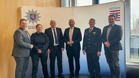 Innenminister Roman Poseck im Polizeipräsidium Nordhessen 