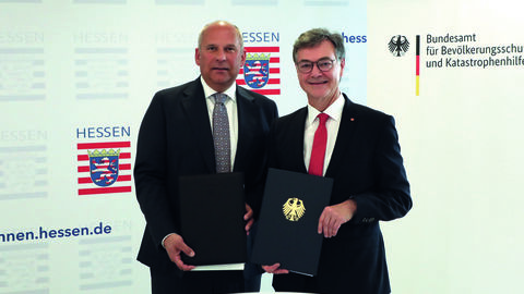 Innenminister Roman Poseck und Präsident des BBK Ralph Tiesler unterzeichnen Kooperationsvereinbarung Bevölkerungsschutztag 2024