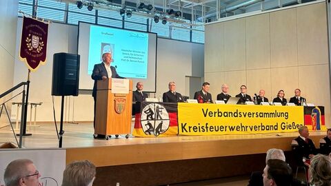 Innenminister Roman Poseck hält Rede auf Verbandsversammlung des Kreisfeuerwehrverbandes Gießen