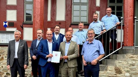 Poseck unter anderem mit dem Bürgermeister von Brechen Frank Groos und weiteren Vertreterinnen und Vertretern der Gemeinden Weilrod, Selters, Hünfelden und Bad 