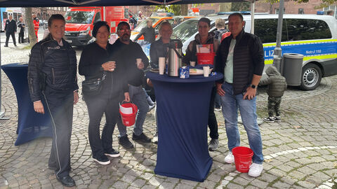 Polizei mit Bürgerinnen und Bürgern im Gespräch