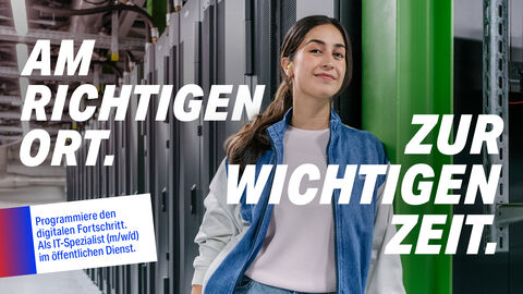 Kampagnen-Motiv mit dem Slogan "Am richtigen Ort - zur wichtigen Zeit." und einer jungen Dame, die in die Kamera lächelt.