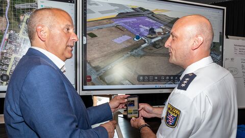 Innenminister besucht Befehlsstelle