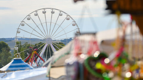 Riesenrad auf Festplatz